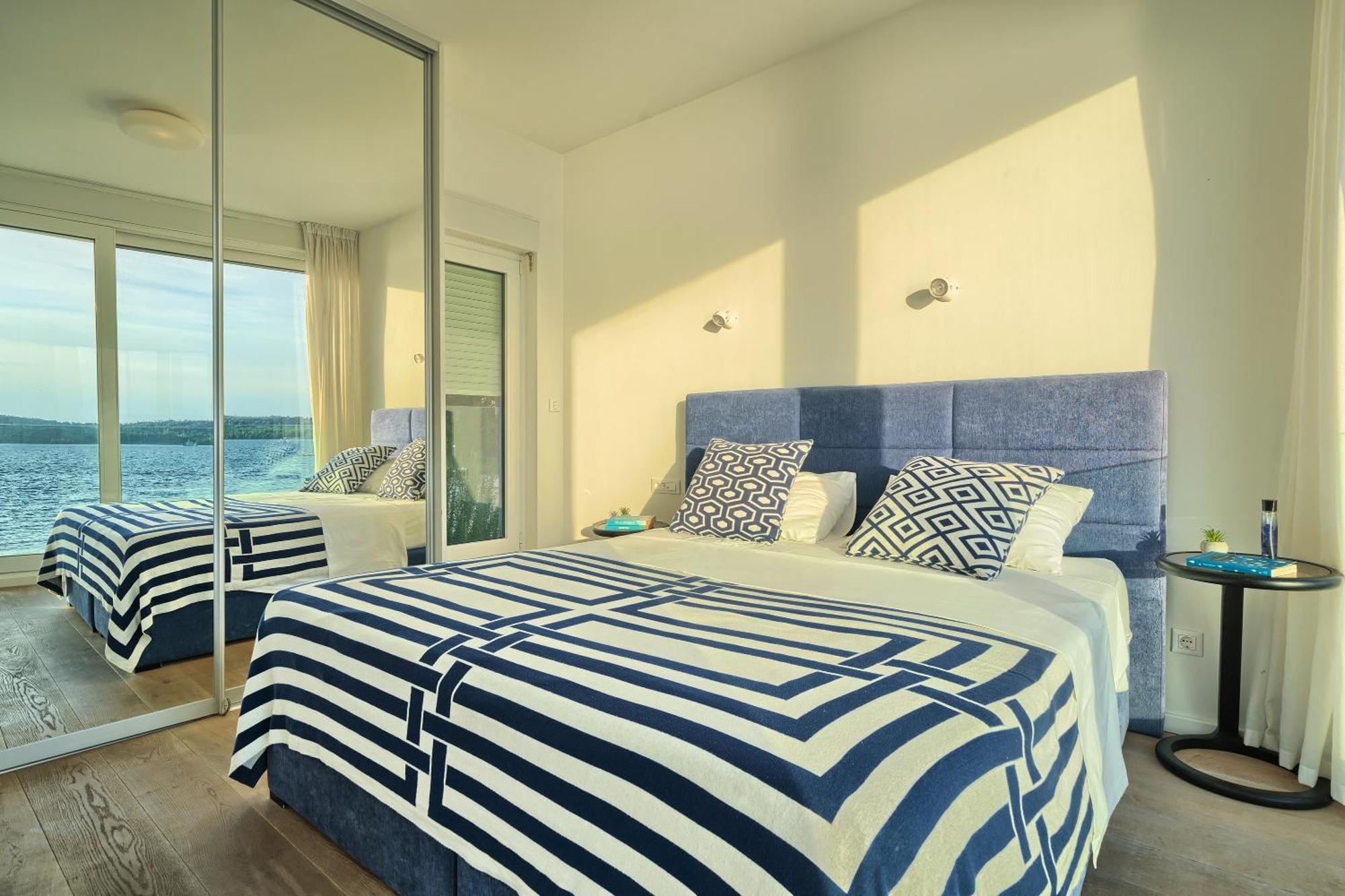 Livingstone Beach House Trogir Room photo